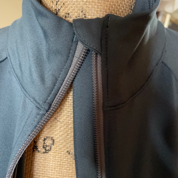 Under armor zip up jacket - Picture 3 of 8